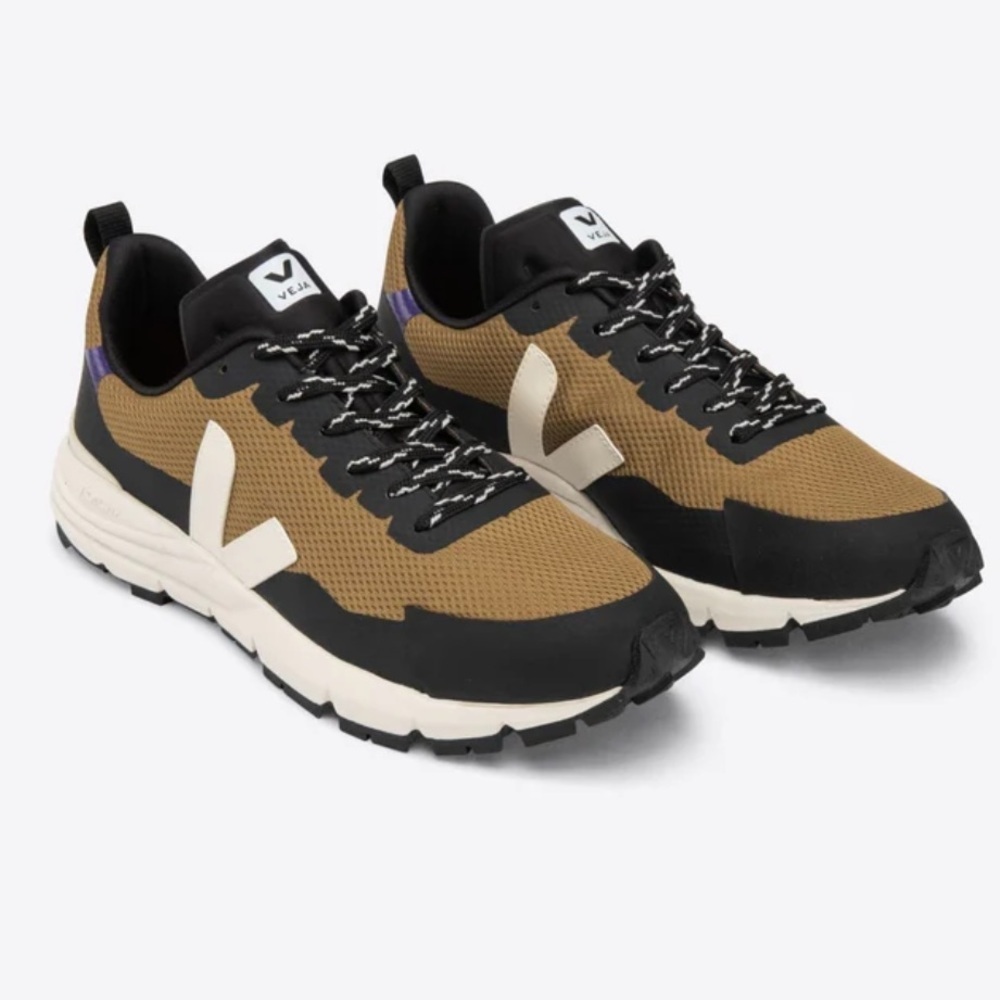 NWOT Veja Dekkan Alveomesh Sneaker Size 7 Women’s